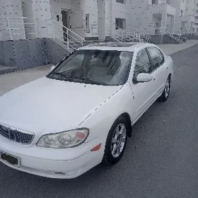 Infiniti Q 2000