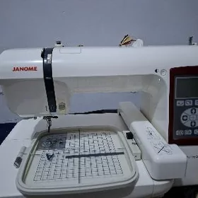 kompyuter maşyn gyzyl ekeran