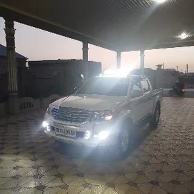 Toyota Hilux 2015