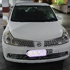 Nissan Tiida 2008