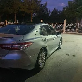 Toyota Camry 2018