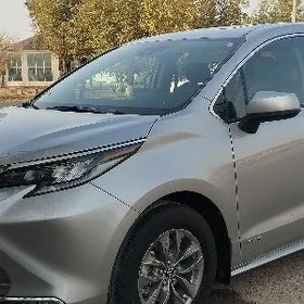Toyota Sienna 2021