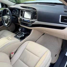 Toyota Highlander 2016