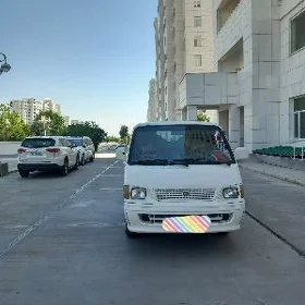 Toyota Hiace 2001