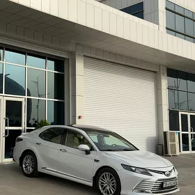 Toyota Camry 2024