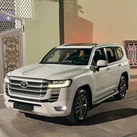 Toyota Land Cruiser 2023