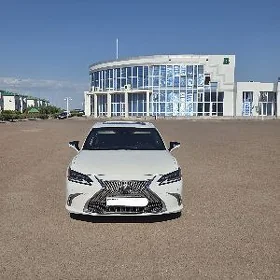 Lexus ES 2020