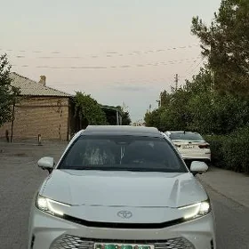 Toyota Camry 2025