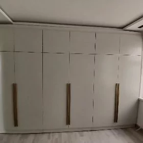 Garderob mebel