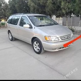 Toyota Sienna 2002