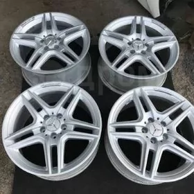 w212 R18 AMG diska razna şeroki