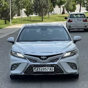 Toyota Camry 2018