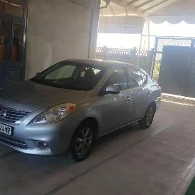 Nissan Versa 2011
