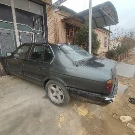BMW 7 Series 1990