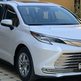 Toyota Sienna 2024