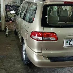 Toyota Sienna 2002