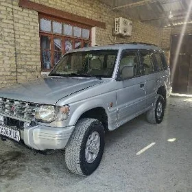 Mitsubishi Pajero 1995