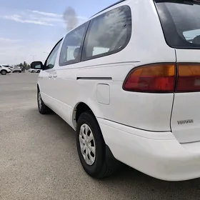Toyota Sienna 2000