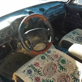 Lada 2106 1982