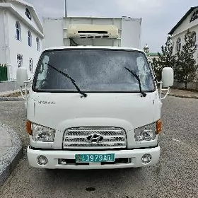 Hyundai H-1 2013