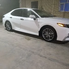 Toyota Camry 2024