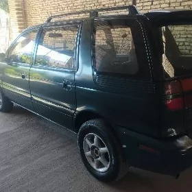 Mitsubishi Chariot 1994