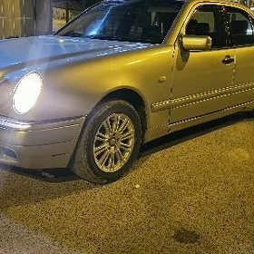 Mercedes-Benz E320 1998