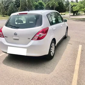 Nissan Tiida 2008