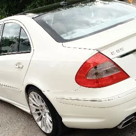 Mercedes-Benz E500 2026