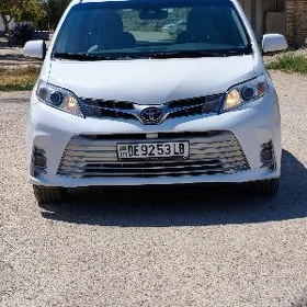 Toyota Sienna 2020