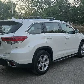 Toyota Highlander 2019