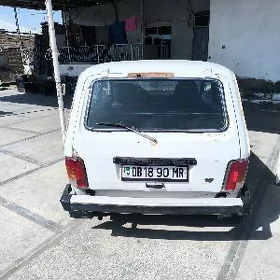 Lada Niva 2000