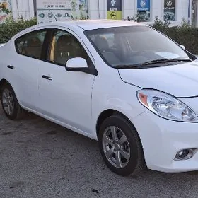 Nissan Versa 2011
