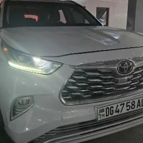 Toyota Highlander 2021
