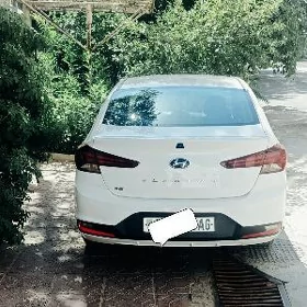 Hyundai Elantra 2020