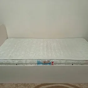 Bir adamlyk krowat
