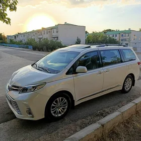 Toyota Sienna 2017
