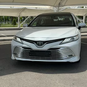 Toyota Camry 2018