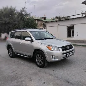 Toyota RAV4 2010