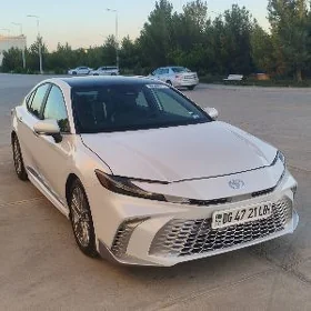 Toyota Camry 2025