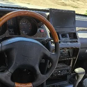 Mitsubishi Pajero 1993