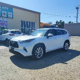 Toyota Highlander 2021