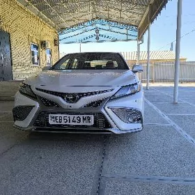 Toyota Camry 2021