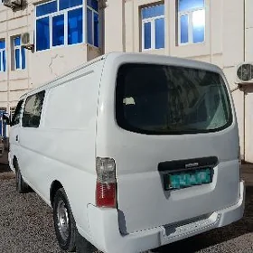 Nissan Urvan 2005