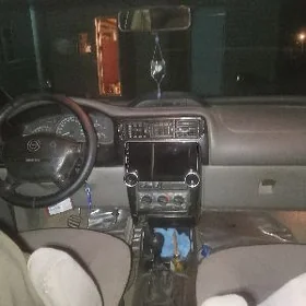 Opel Sintra 1999