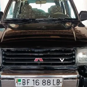Mitsubishi Montero 1995