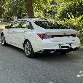 Hyundai Elantra 2021