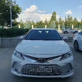 Toyota Camry 2021
