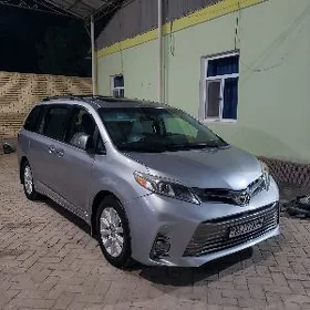Toyota Sienna 2015