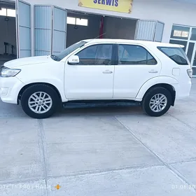 Toyota Fortuner 2012